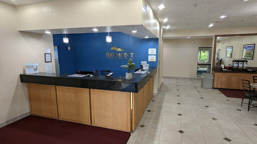 Hotel Baymont By Wyndham Lawrence Exterior foto